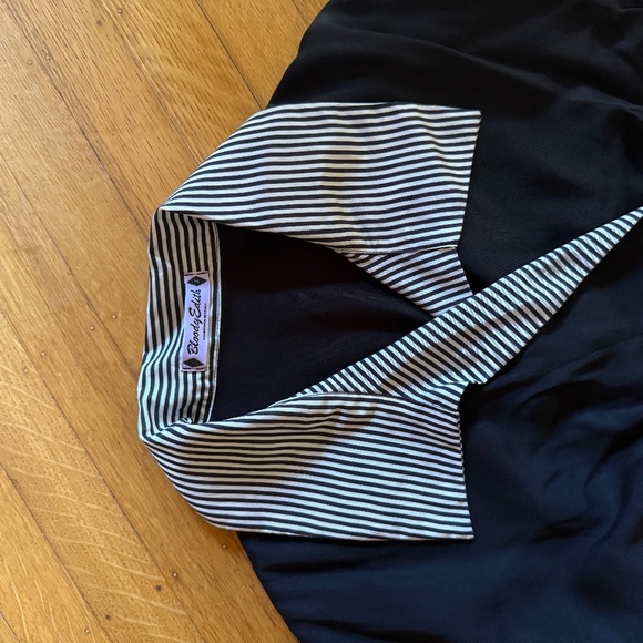 Retro Vintage Style Cropped Wrap Top, Black & White Striped, Size Large - Picture 5 of 5